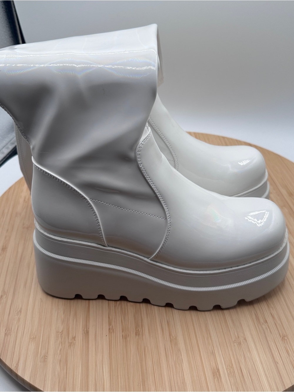 White patent knee-high platform wedge boots size 8.5 - Picture 8 of 15